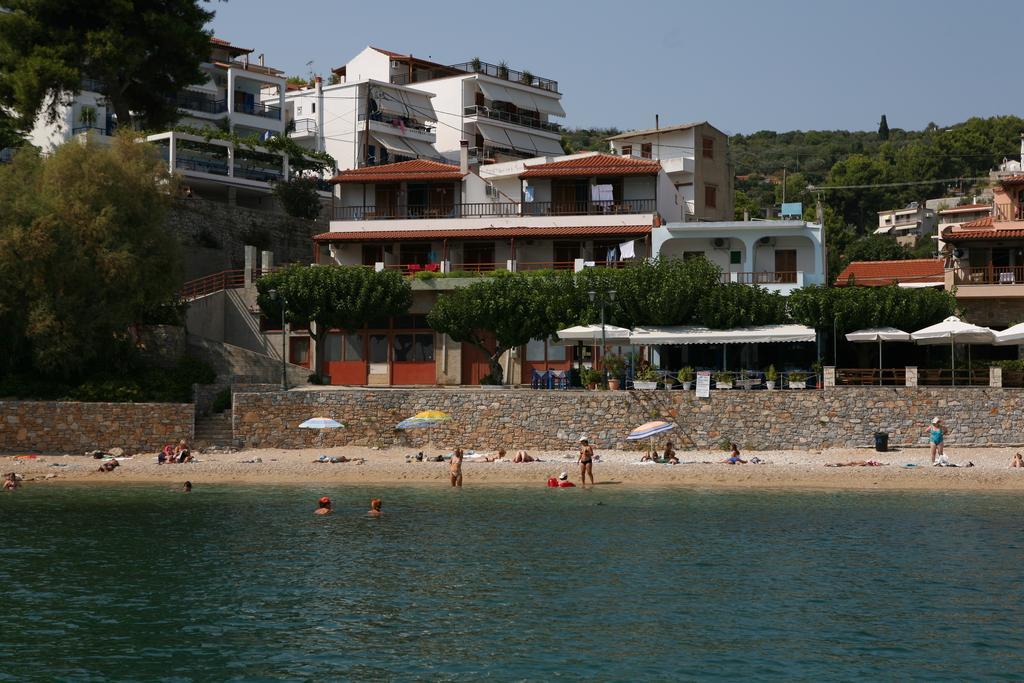 Ostria Hotel Patitiri  Exterior photo