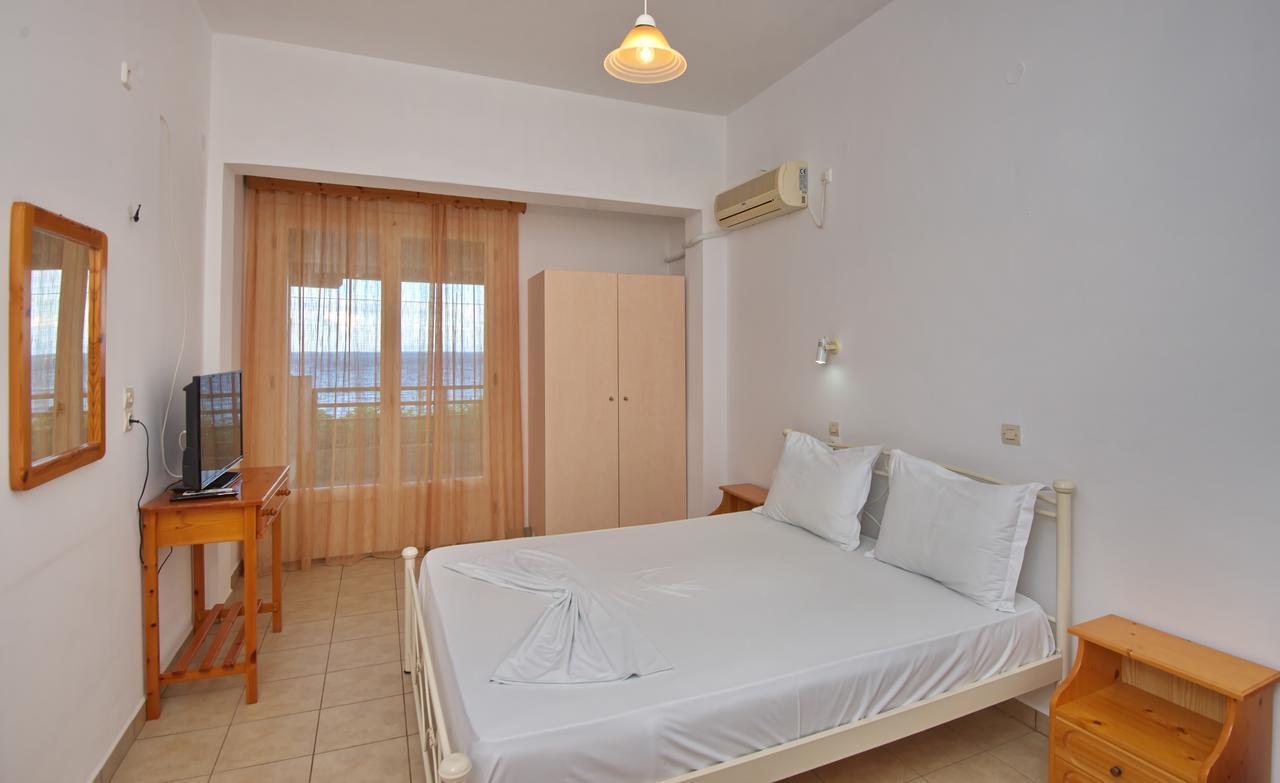 Ostria Hotel Patitiri  Exterior photo